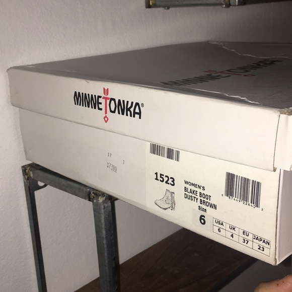 New (NWT) Minne Tonka Blake Boot - Picture 2 of 3